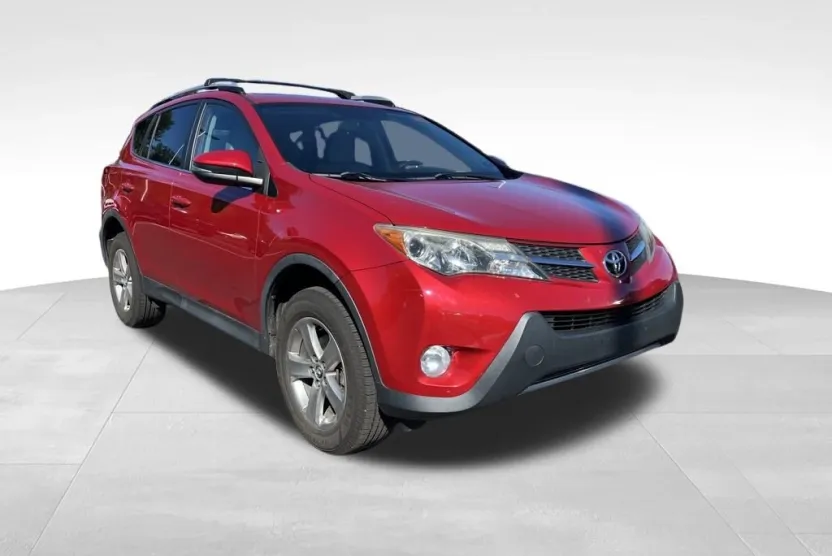 2015 Toyota RAV4 XLE photo 1