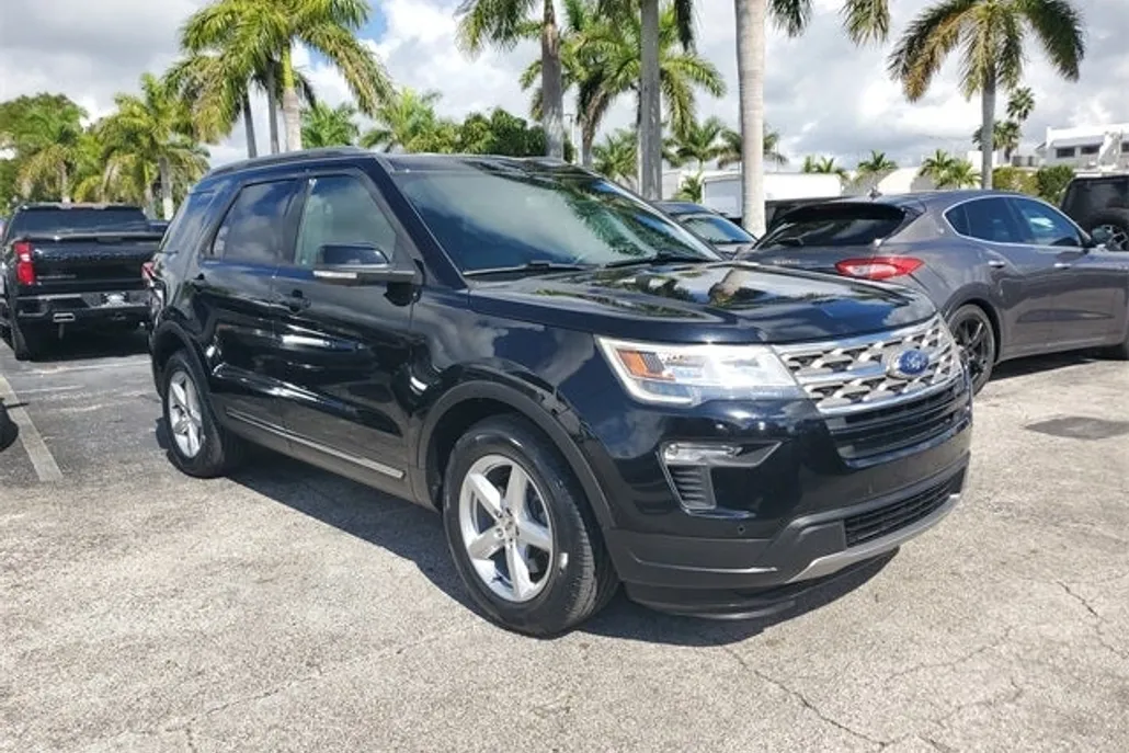 2018 Ford Explorer XLT photo 1