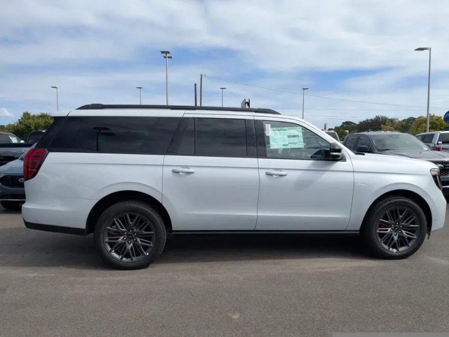 2025 Ford Expedition Platinum MAX photo 1