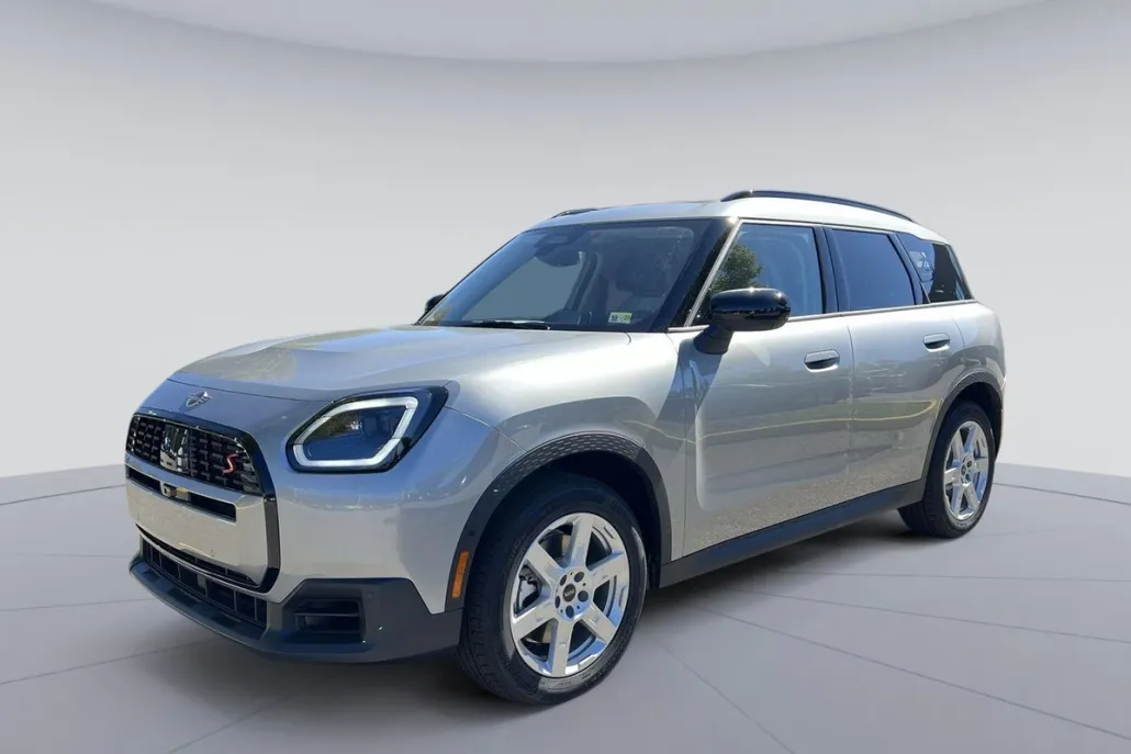 2025 Mini Countryman S ALL4 Iconic photo 1