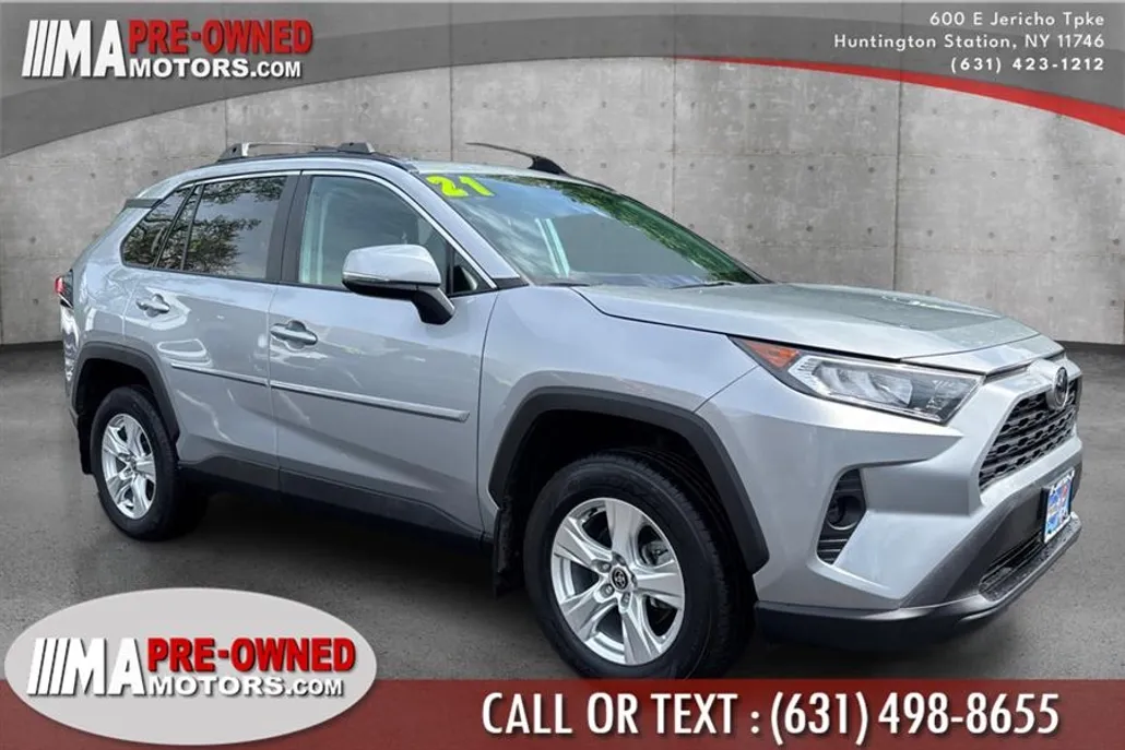 2021 Toyota RAV4 XLE photo 1
