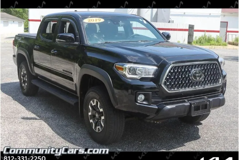 2019 Toyota Tacoma TRD V6 photo 1