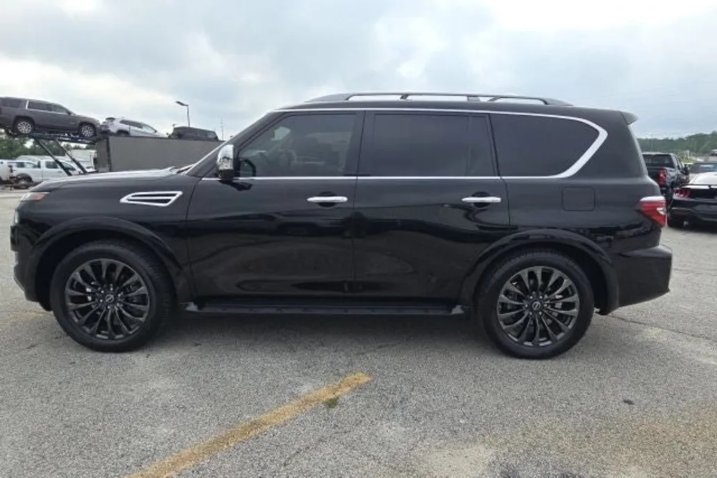 2024 Nissan Armada Platinum photo 1