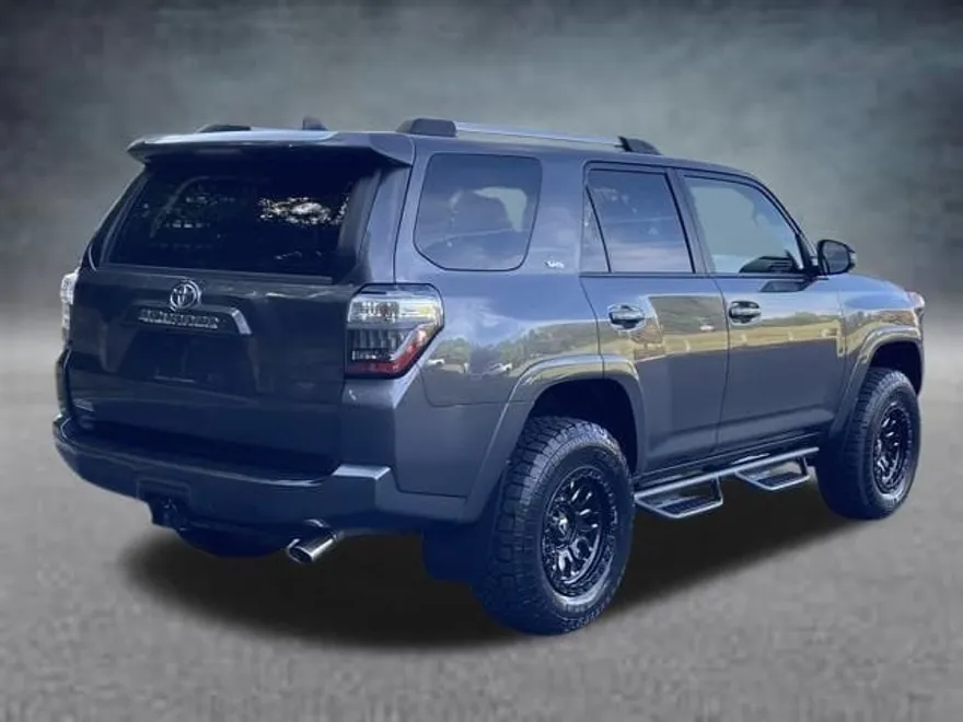 2022 Toyota 4Runner SR5 Premium photo 1