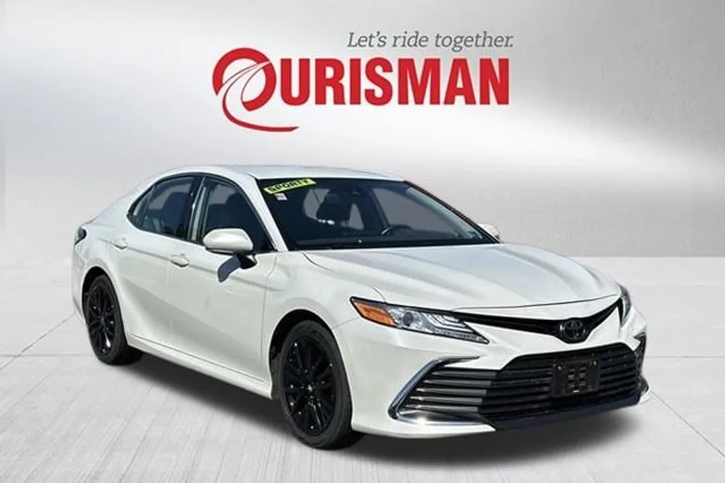 2024 Toyota Camry XLE photo 1