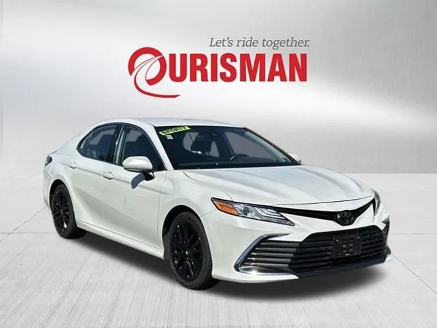 2024 Toyota Camry XLE photo 1