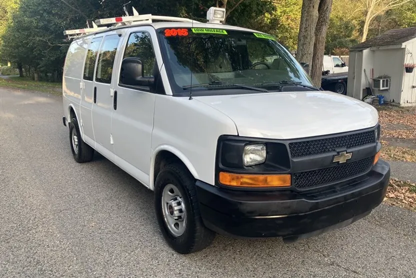 2015 Gmc Savana 3500 Cargo photo 1