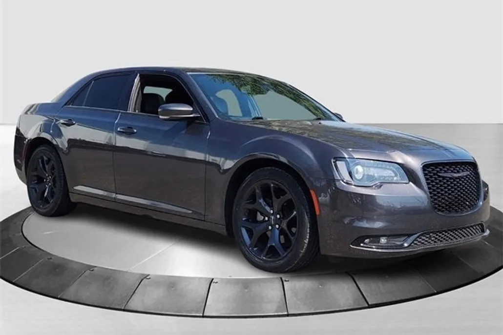 2022 Chrysler 300 photo 1