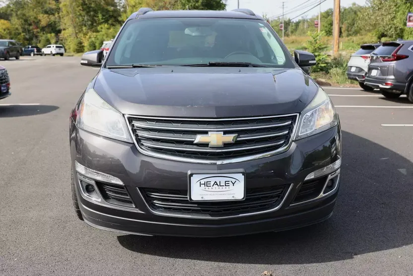 2017 Chevrolet Traverse 1LT photo 1