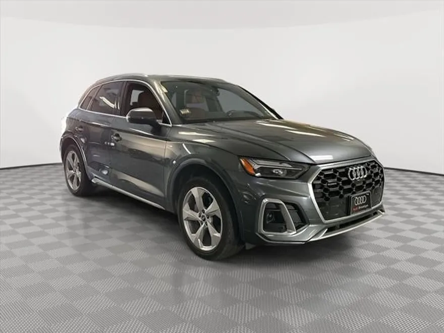 2022 Audi Q5 Premium Plus 45 TFSI S line photo 1