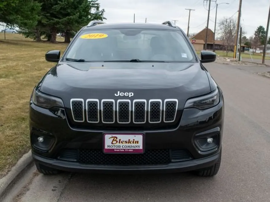 2019 Jeep Cherokee Latitude photo 2