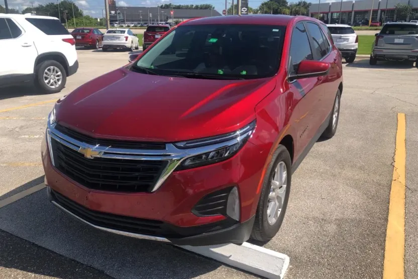 2023 Chevrolet Equinox LT photo 1