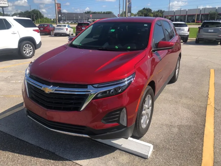 2023 Chevrolet Equinox LT photo 1