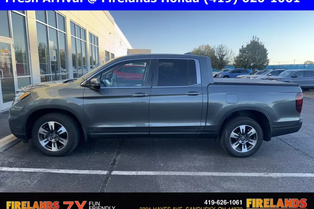 2019 Honda Ridgeline RTL-T photo 1