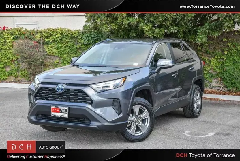 2024 Toyota RAV4 Hybrid XLE photo 1