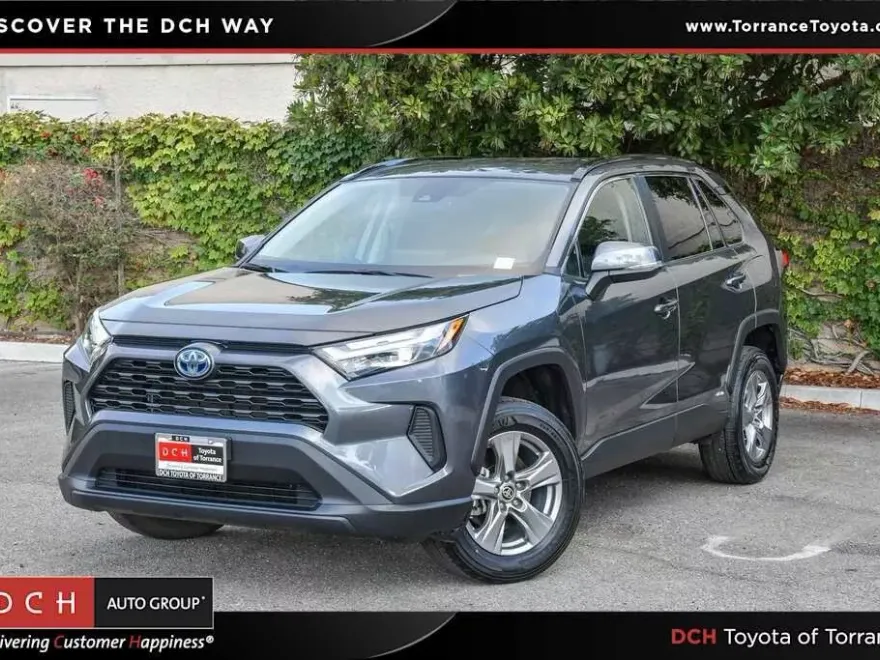 2024 Toyota RAV4 Hybrid XLE photo 1