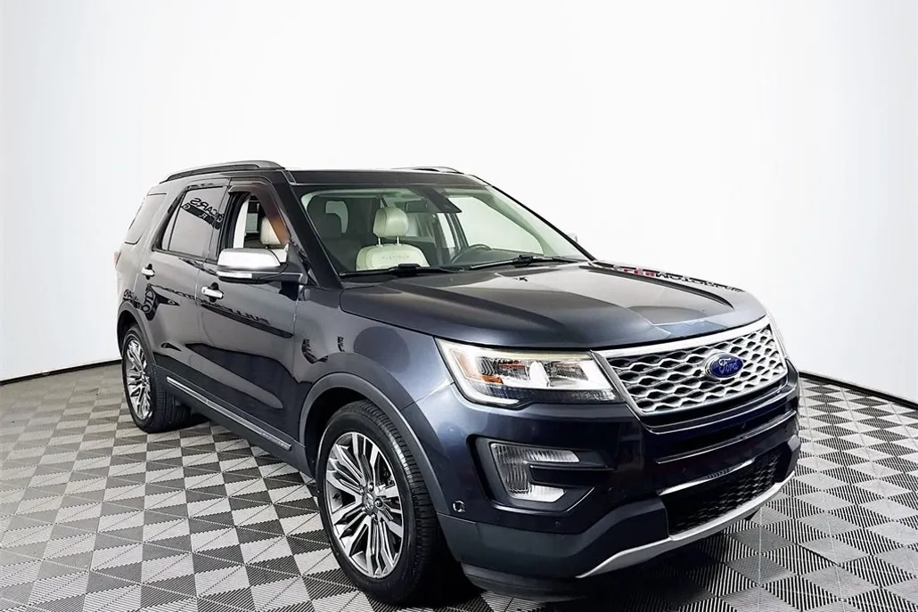 2017 Ford Explorer Platinum photo 1