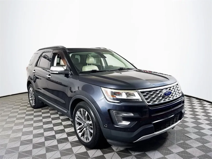 2017 Ford Explorer Platinum photo 1