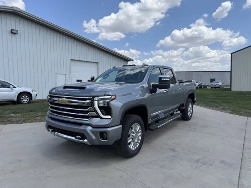 2025 Chevrolet Silverado 2500HD High Country photo 1