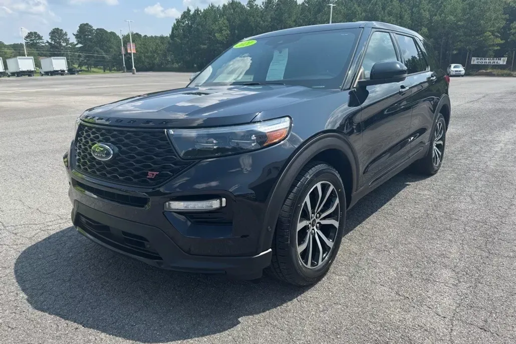 2021 Ford Explorer ST photo 1