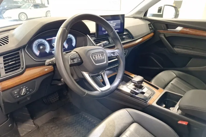 2021 Audi Q5 45 Premium Plus photo 1