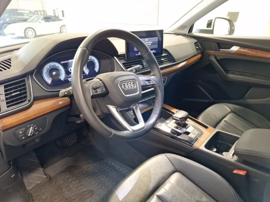2021 Audi Q5 45 Premium Plus photo 1