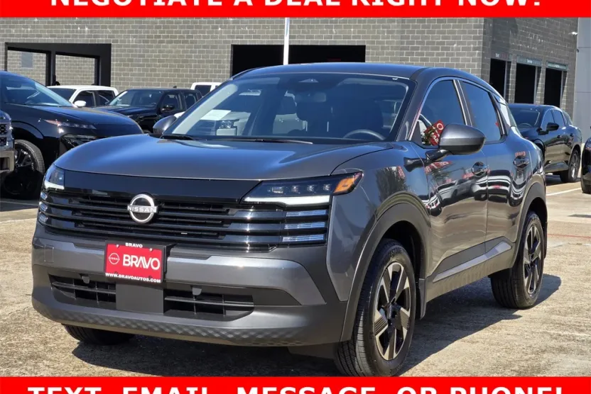 2025 Nissan Kicks SV photo 1