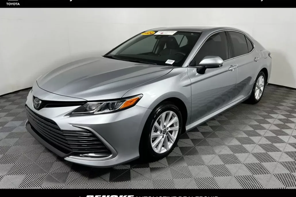 2024 Toyota Camry LE photo 1