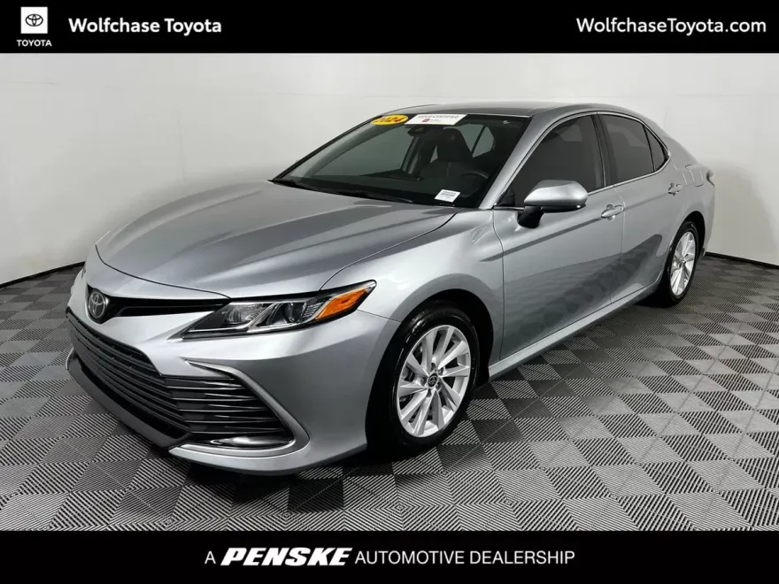 2024 Toyota Camry LE photo 1