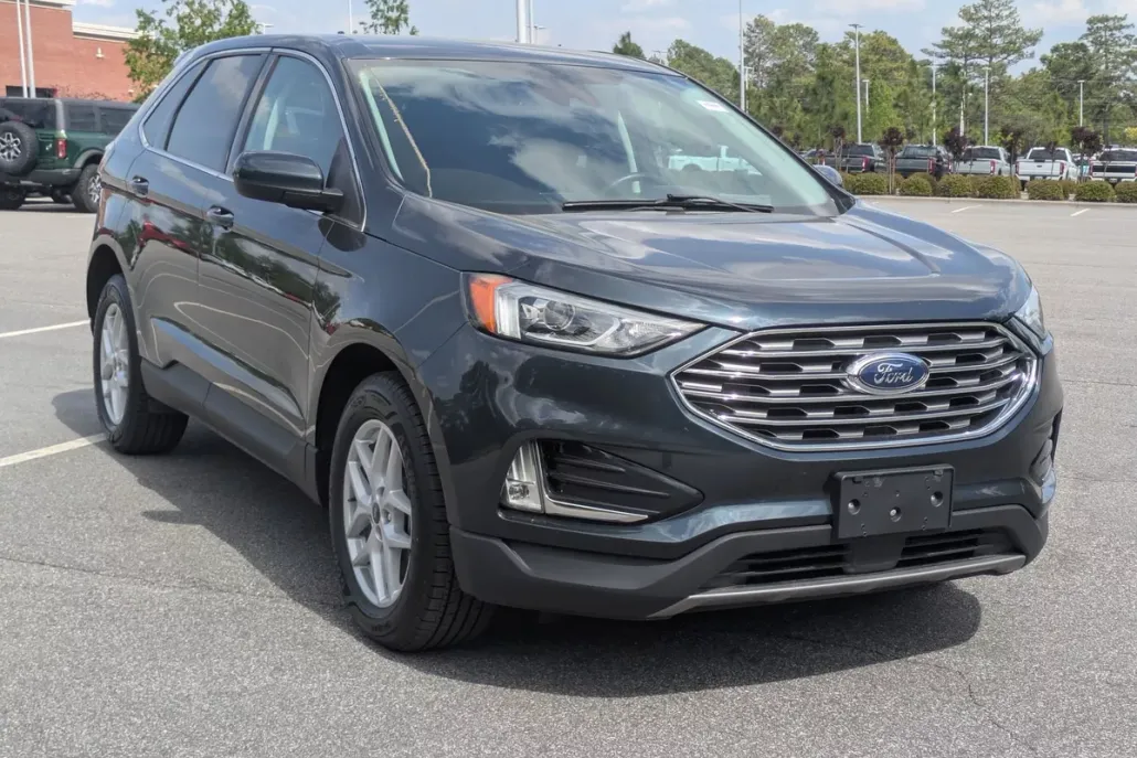 2022 Ford Edge SEL photo 1