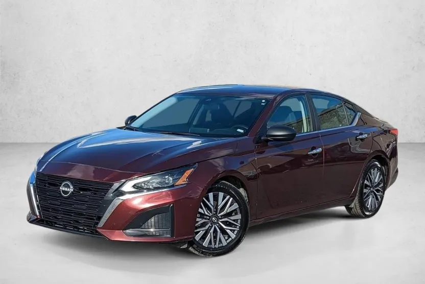 2024 Nissan Altima 2.5 SV photo 1