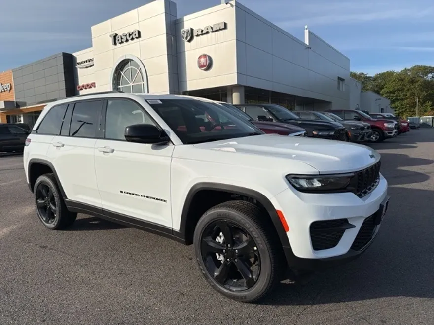 2025 Jeep Grand Cherokee Altitude photo 1