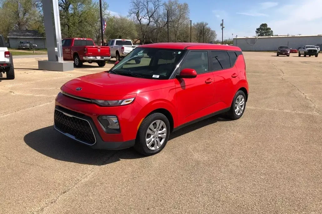 2020 Kia Soul LX photo 1
