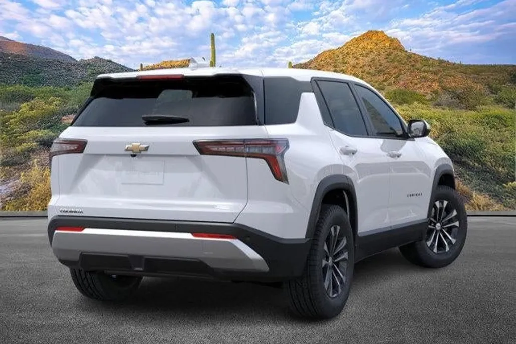 2026 Chevrolet Equinox LT photo 1