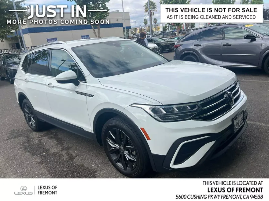 2022 Volkswagen Tiguan SE photo 1