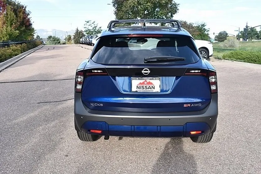 2026 Nissan Kicks SR photo 1