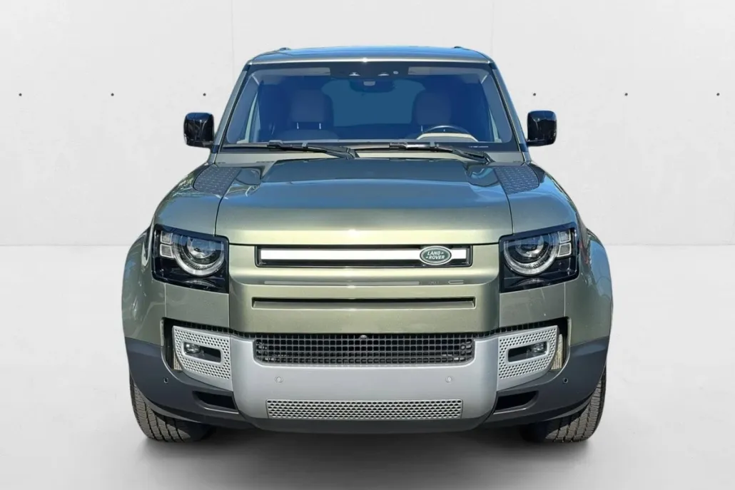 2022 Land Rover Defender S photo 1