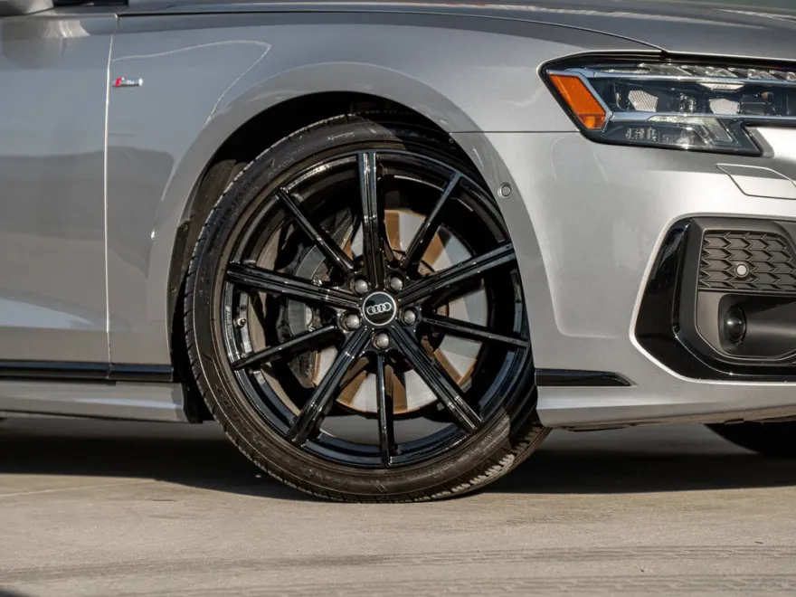 2024 Audi A8 L 55 photo 1