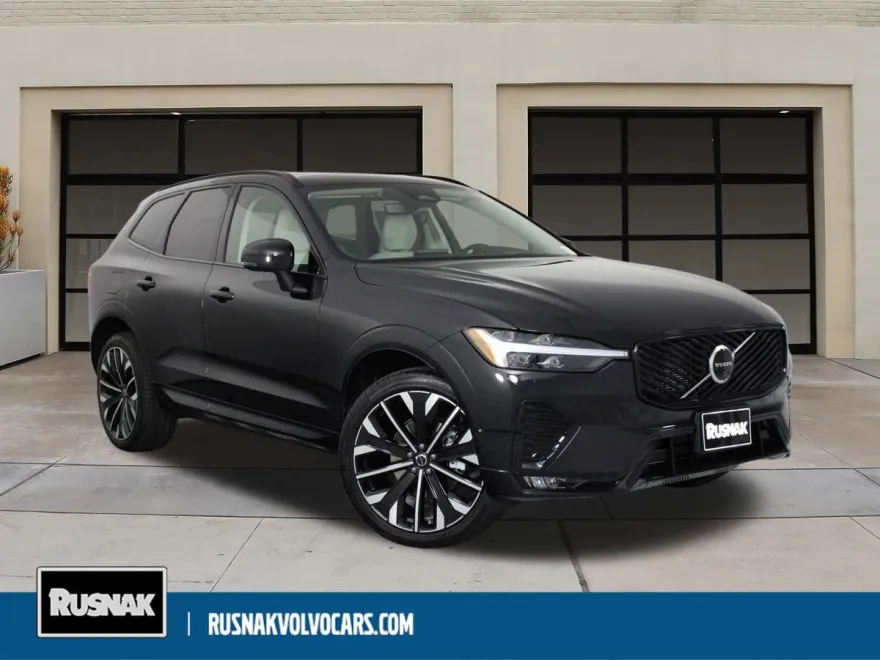 2026 Volvo XC60 B5 photo 1