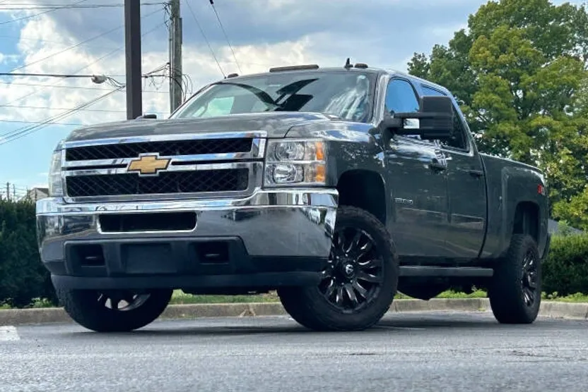 2011 Chevrolet Silverado 2500HD LT photo 1