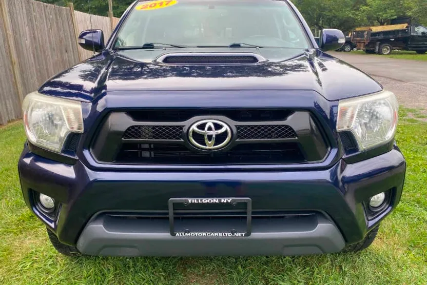 2013 Toyota Tacoma V6 4x4 photo 1