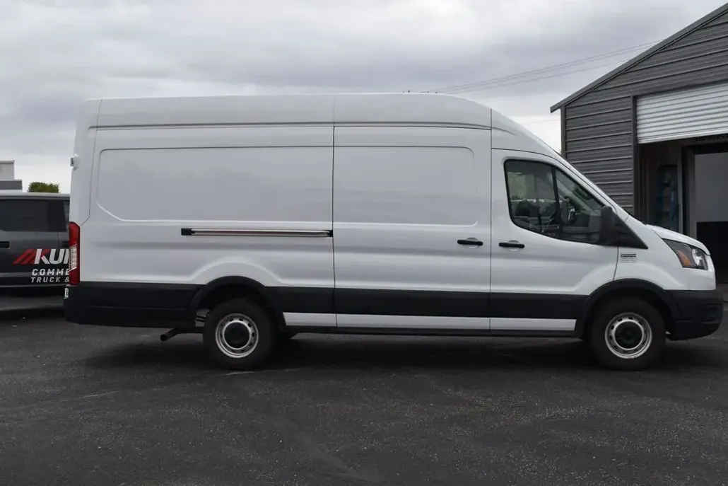 2022 Ford Transit photo 1
