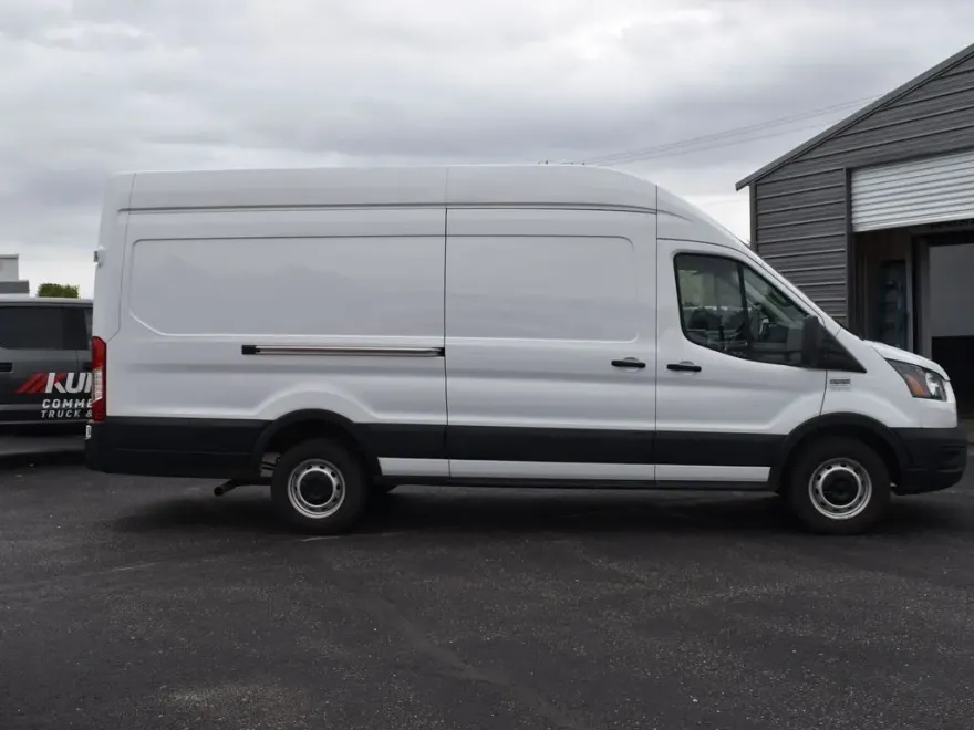 2022 Ford Transit photo 1