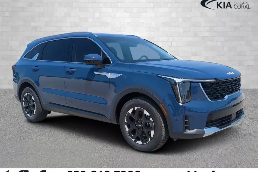 2024 Kia Sorento S photo 1