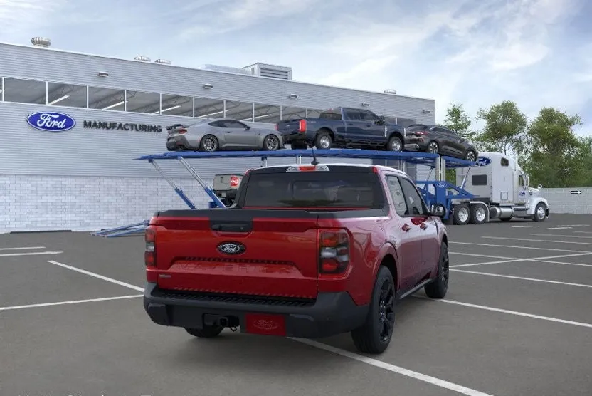 2025 Ford Maverick Lariat photo 1