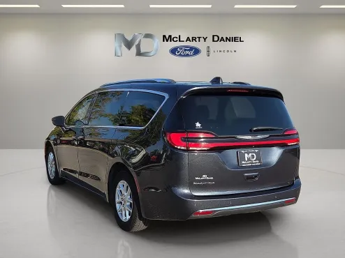 2021 Chrysler Pacifica Touring L photo 4
