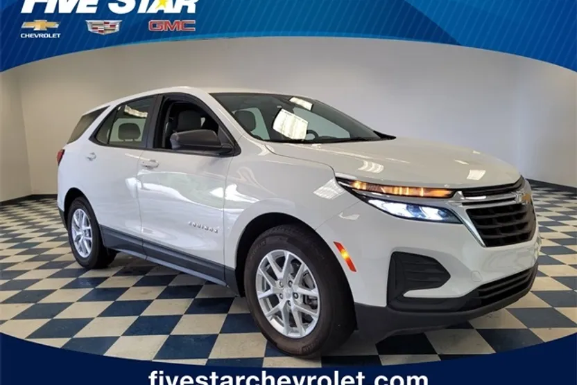 2022 Chevrolet Equinox LS photo 1