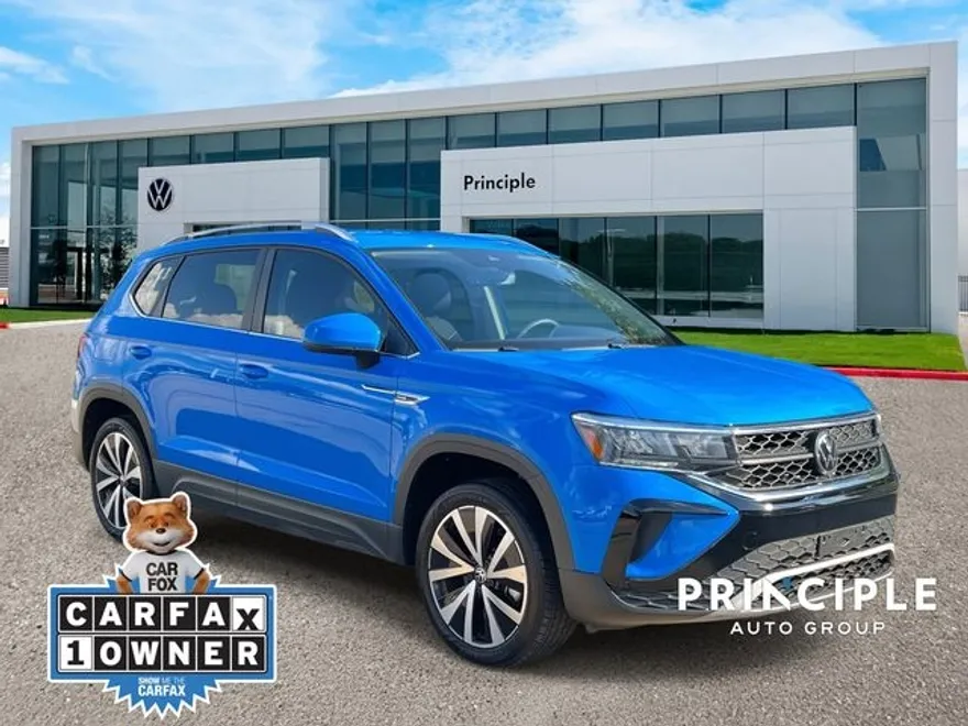2023 Volkswagen Taos SE photo 1