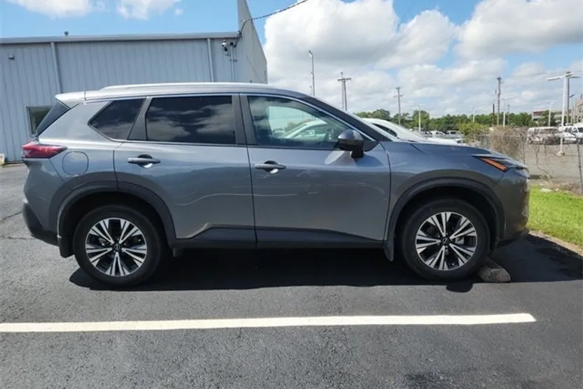 2023 Nissan Rogue SV photo 1
