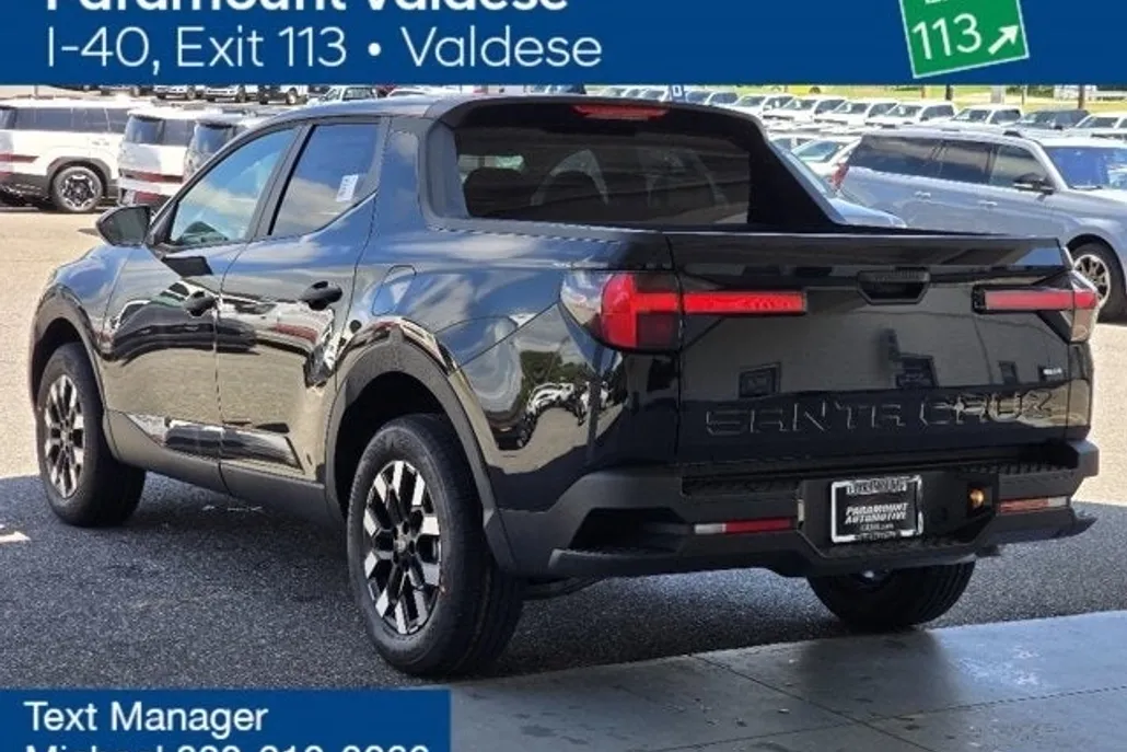 2025 Hyundai Santa Cruz SE photo 1